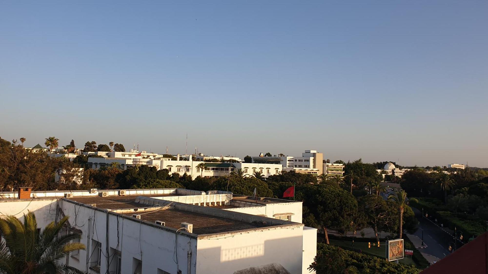 Appartement Agreable Avec 2 Tres Belles Terrasses Au Coeur De Rabat Exterior photo